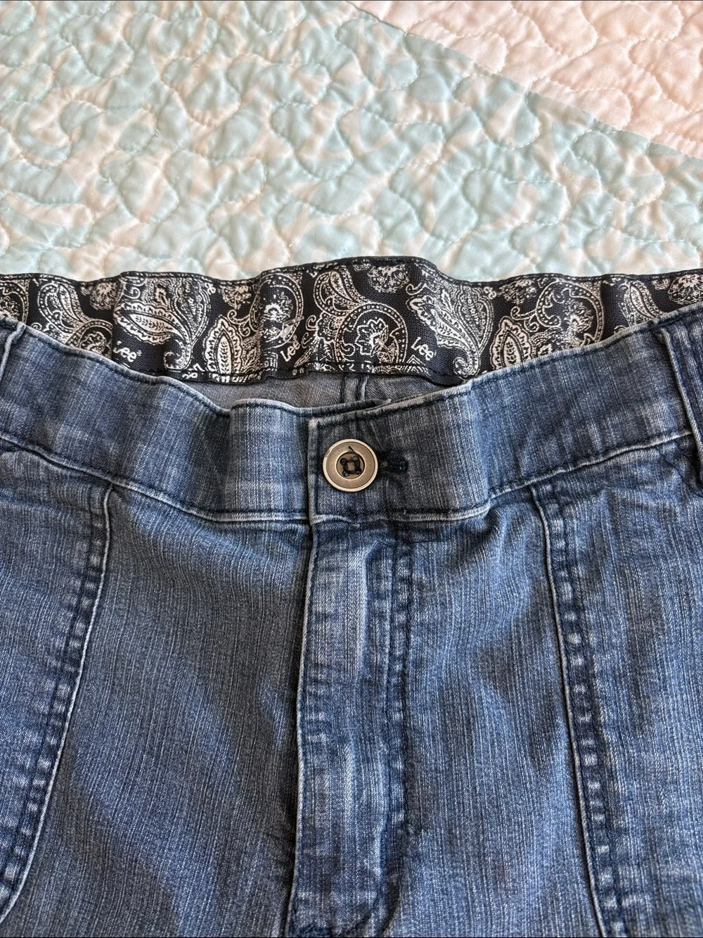 Lee Women’s Denim Blue Cargo Shorts with Paisley Lining. Size 14 - Picture 3 of 7